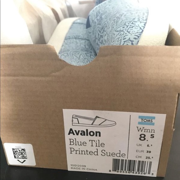 Women’s Toms size 8.5 - Picture 3 of 3